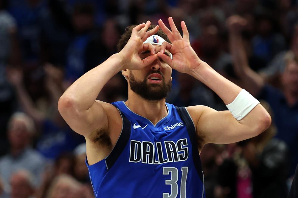 其中曼城凭 其中曼城凭